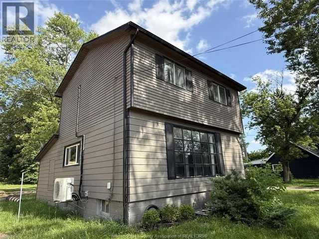 4641 MALDEN ROAD, Windsor, Ontario N9E3T4