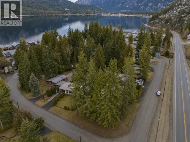 1 Wolfe Street, Sicamous, British Columbia V0E2V1