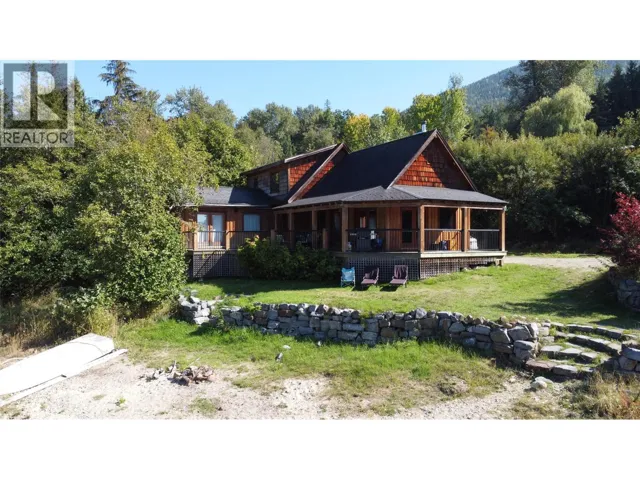 113 Kootenay Lake Road, Procter, British Columbia V0G1V0