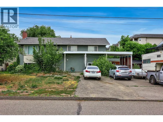 740 Sherwood Drive, Kamloops, British Columbia V2B4E5