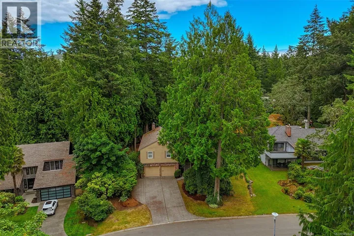 1005 Kentwood Pl, Saanich, British Columbia V8Y2R2