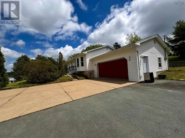 1 Whites Lake Avenue, Whites Lake, Nova Scotia B3T1W4