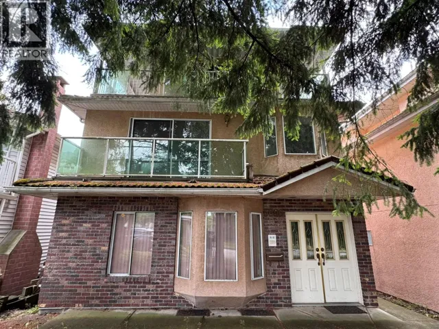 5896 ONTARIO STREET, Vancouver, British Columbia V5W2L9