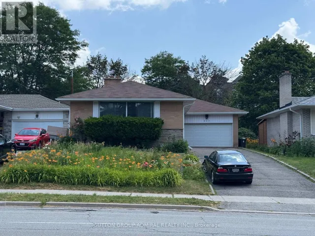 947 WILLOWDALE AVENUE, Toronto (Newtonbrook East), Ontario M2M3C3
