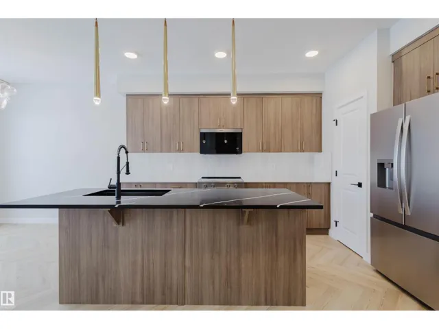 8300 Kiriak LO SW, Edmonton, Alberta T6W5S2