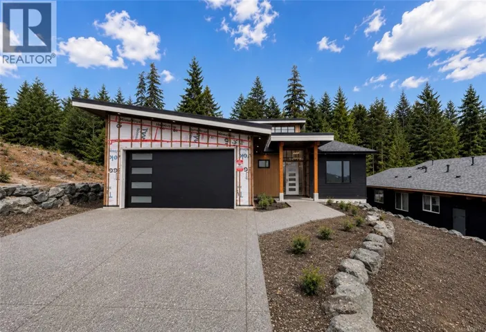 537 Mountain View Dr, Lake Cowichan, British Columbia V0R2G1