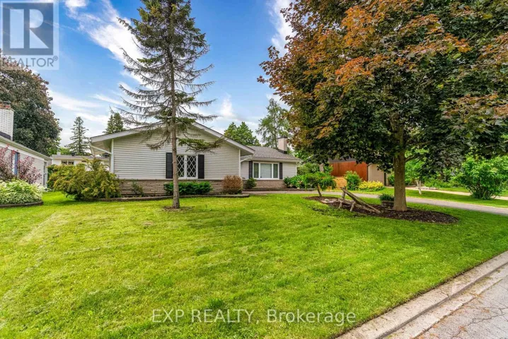 2136 FILLMORE CRESCENT, Ottawa, Ontario K1J6A4