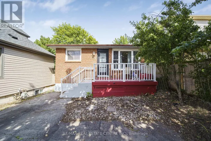 659 UPPER WELLINGTON STREET E, Hamilton (Centremount), Ontario L9A3R2
