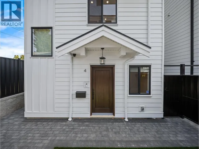4 3786 PETER STREET, Burnaby, British Columbia V5J1N4