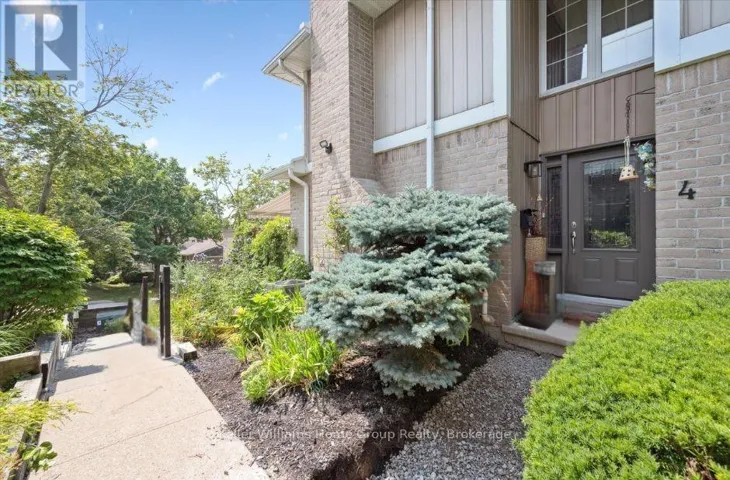 4 - 106 WOODLAWN ROAD E, Guelph (Victoria North), Ontario N1E1B7