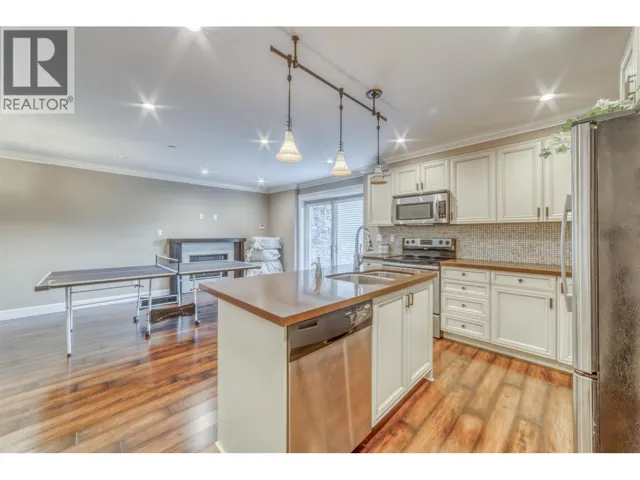 Ground Level 1451 MATHERS, West Vancouver, British Columbia V7T2G5