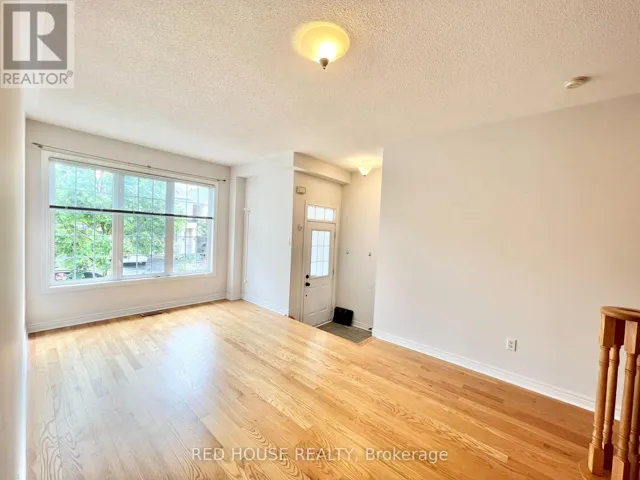 30 CLOVIS STREET, Vaughan (Patterson), Ontario L4J8W7