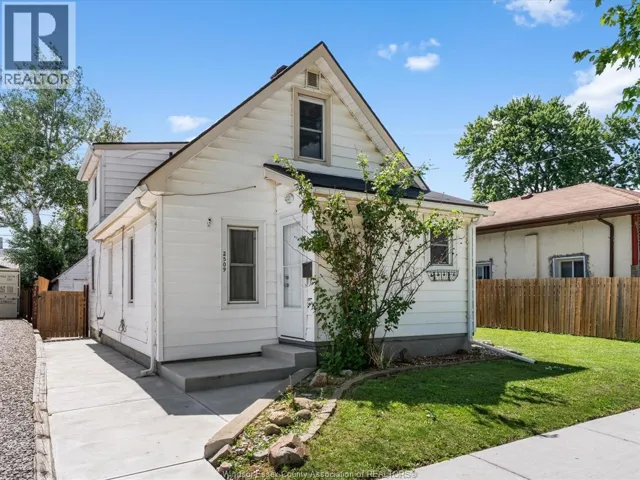 2509 ALEXIS ROAD, Windsor, Ontario N9J1Y3