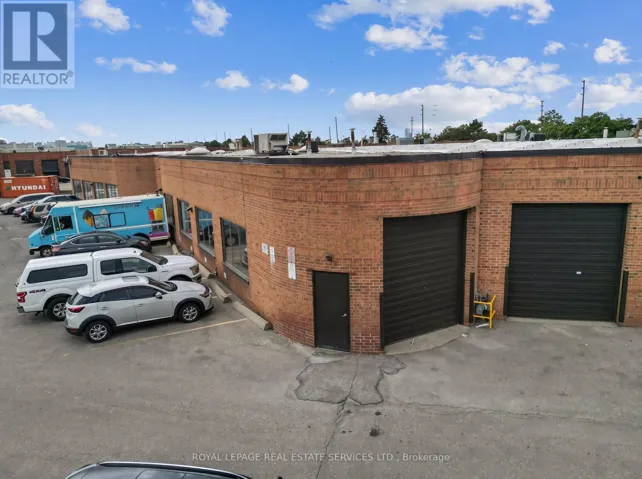1 - 32 GOODMARK PLACE, Toronto (West Humber-Clairville), Ontario M9W6J4