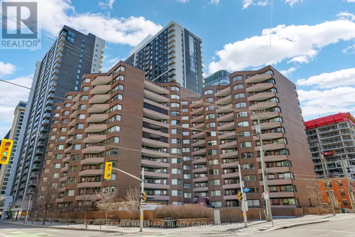 810 - 151 BAY STREET, Ottawa, Ontario K1R7T2
