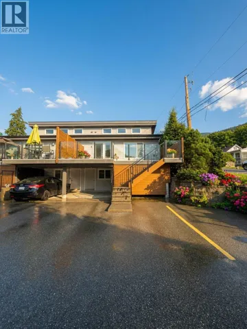 702 Fourth Street Unit# 8, Nelson, British Columbia V1L2S8