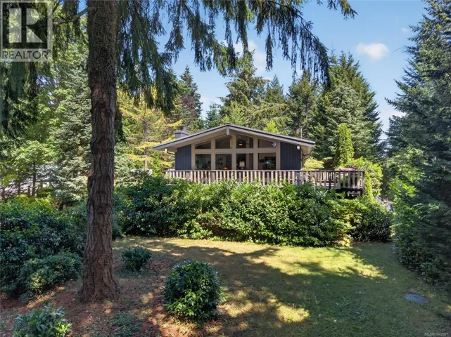 6214 Whitaker Rd, Courtenay, British Columbia V9J1Y6
