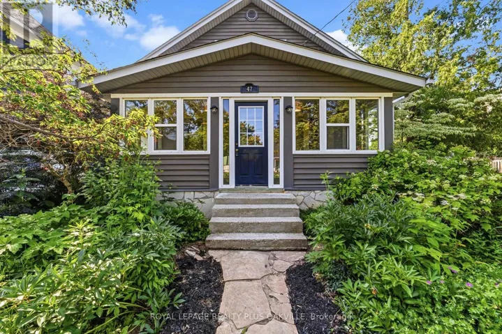 47 STEWART STREET, Oakville (CO Central), Ontario L6K1X6