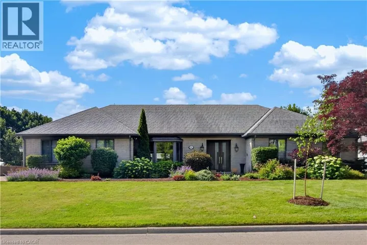 90 OAKLANDS PARK Court, Burlington, Ontario L7T4G9
