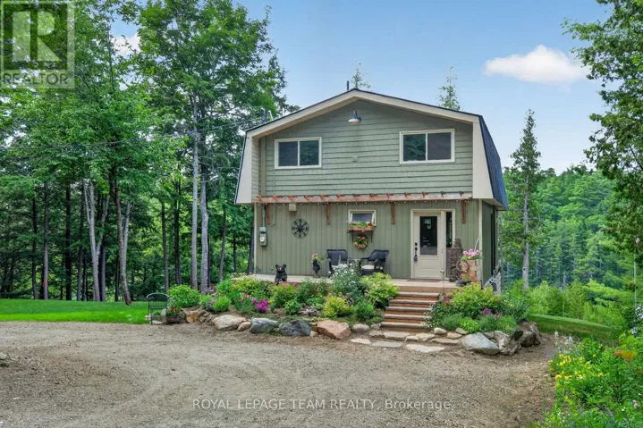 102 A & B MCVICAR LANE, McNab/Braeside, Ontario K0A3L0