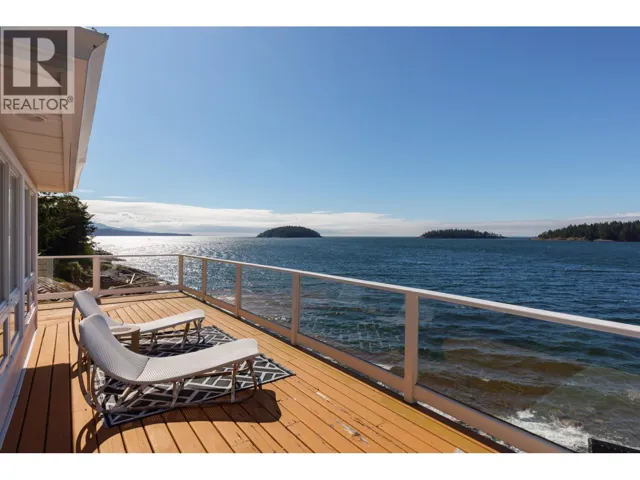 6655 SUNSHINE COAST HIGHWAY, Sechelt, British Columbia V7Z0M9