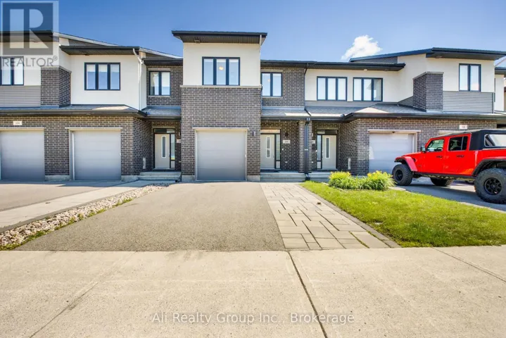 330 NONIUS STREET, Ottawa, Ontario K2V0E1