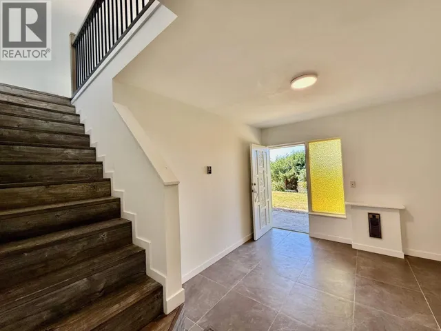 6472 JASPER ROAD, Sechelt, British Columbia V7Z0S6
