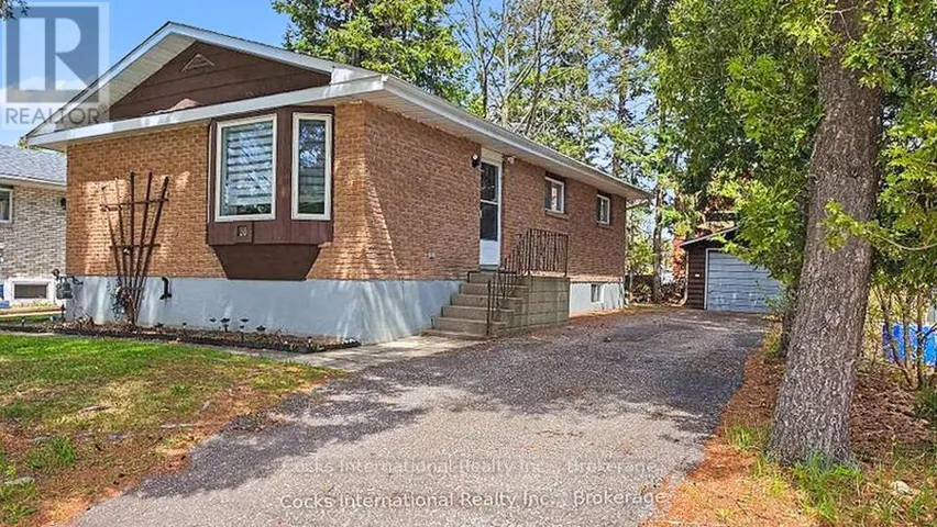 36 SUSAN STREET W, Huntsville, Ontario P1H1X2