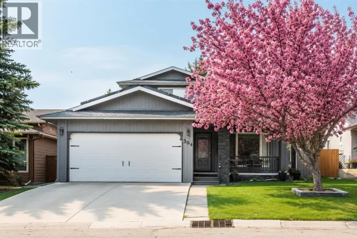 304 Shawcliffe Circle SW, Calgary, Alberta T2Y1A4