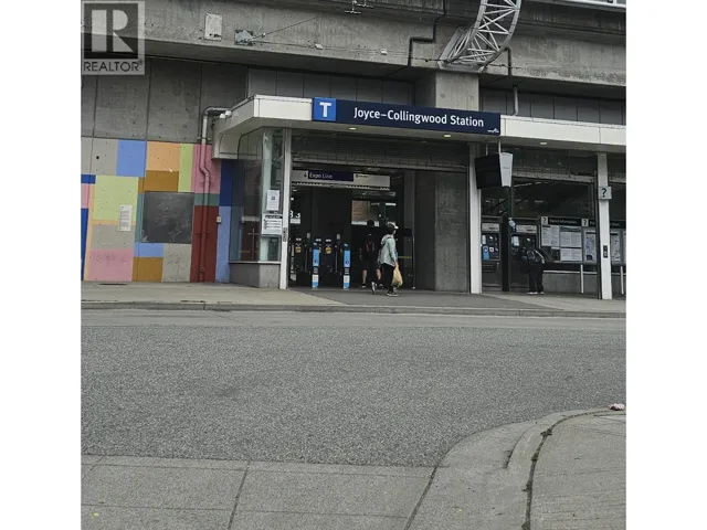601 5380 OBEN STREET, Vancouver, British Columbia V5R6H7