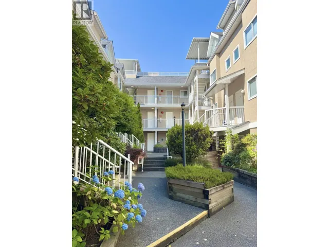 202 3683 WELLINGTON AVENUE, Vancouver, British Columbia V5R4Z5