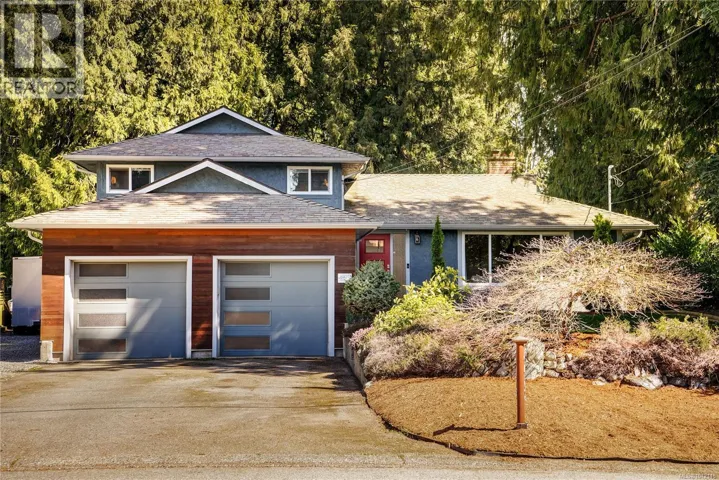 6429 Rodolph Rd, Central Saanich, British Columbia V8Z5W3