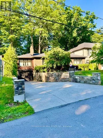 89 HOLYROOD AVENUE, Oakville (SW Southwest), Ontario L6K2V4
