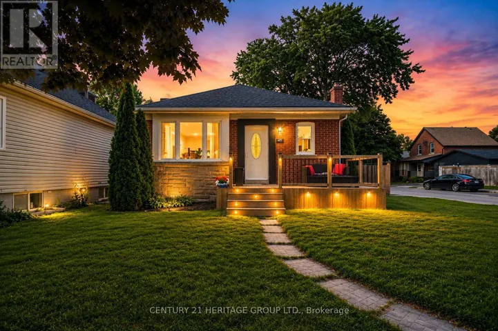 47 BRUCEDALE AVENUE E, Hamilton (Centremount), Ontario L9A1N1