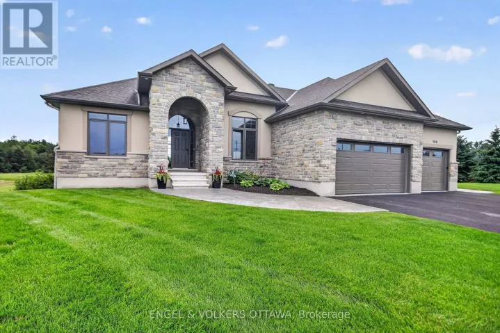 100 LAKE TRAIL ROAD, Ottawa, Ontario K4P2G2