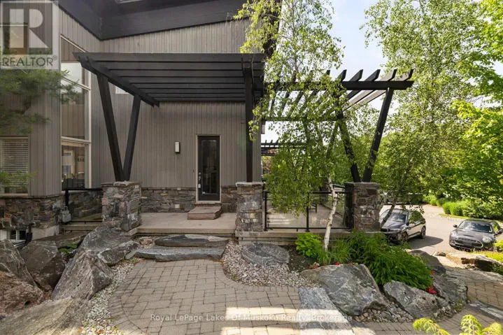 76 CARRICK TRAIL, Gravenhurst (Muskoka (S)), Ontario P1P0A6