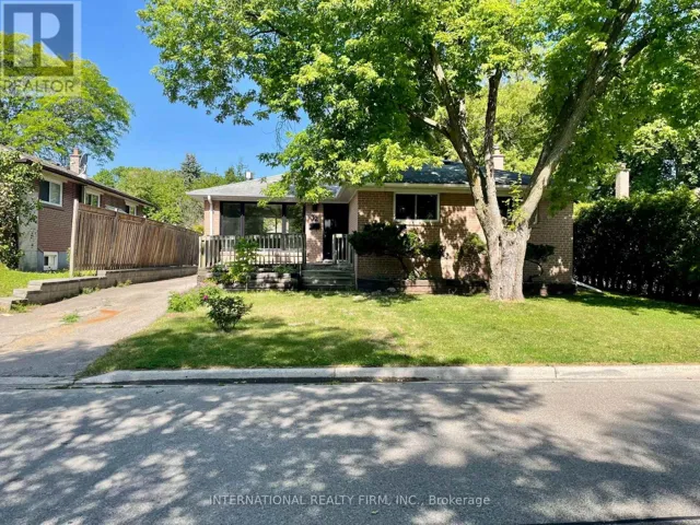32 JASPER DRIVE, Aurora (Aurora Heights), Ontario L4G3B9