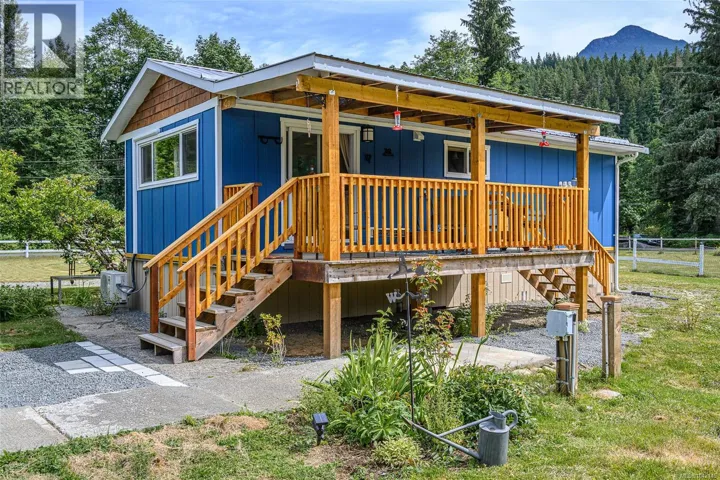 429 Community Rd, Sayward, British Columbia V0P1R0