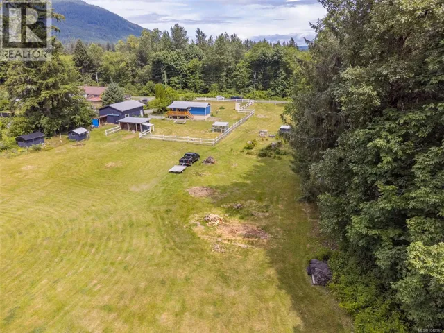 429 Community Rd, Sayward, British Columbia V0P1R0