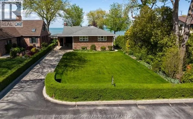 13942 RIVERSIDE DRIVE East, Tecumseh, Ontario N8N1B6