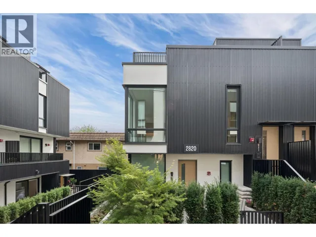 221 2820 NANAIMO STREET, Vancouver, British Columbia V5N0E3