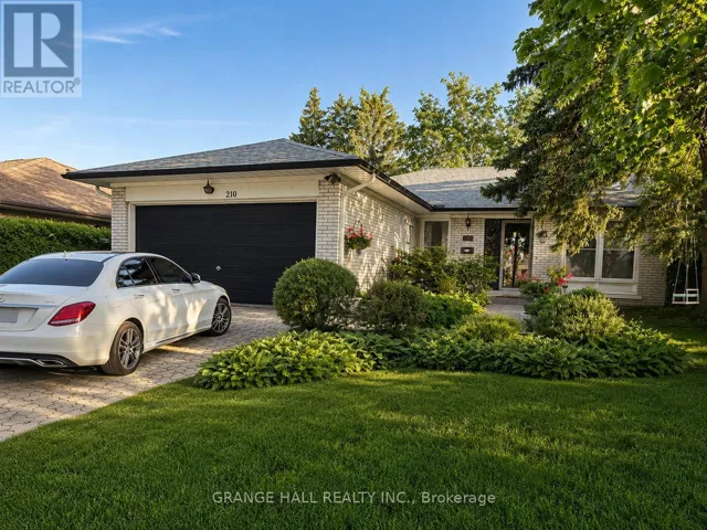 210 LLOYD MANOR ROAD, Toronto (Princess-Rosethorn), Ontario M9B5K6