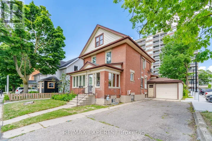 3 MAPLE AVENUE, Brampton (Downtown Brampton), Ontario L6V1R7