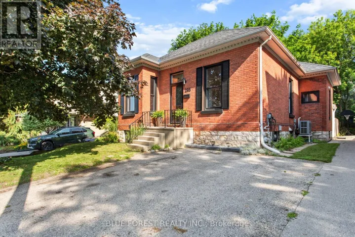 295 BULLER STREET, Woodstock (Woodstock - North), Ontario N4S4M6