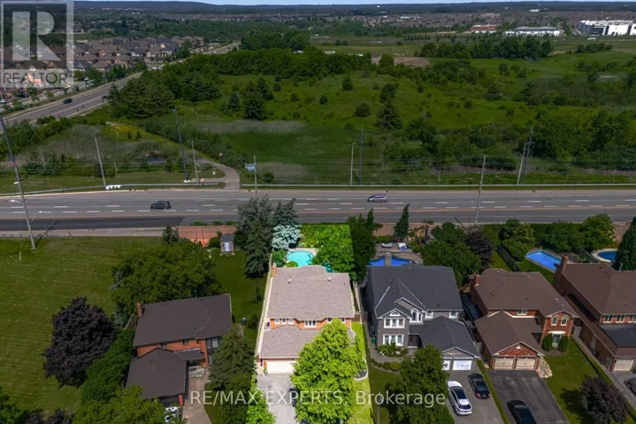 12 KINGFISHER COURT, Brampton (Snelgrove), Ontario L6Z3R4