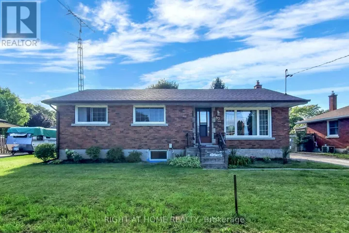 MAIN - 43 WHITE STREET, St. Catharines (Vine/Linwell), Ontario L2N1Z6