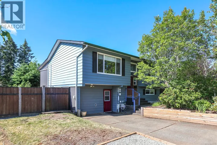 2057 Hummingbird Pl, Comox, British Columbia V9M2A2