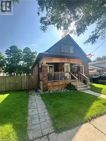 9 CROWN Street, Brantford, Ontario N3T5L3
