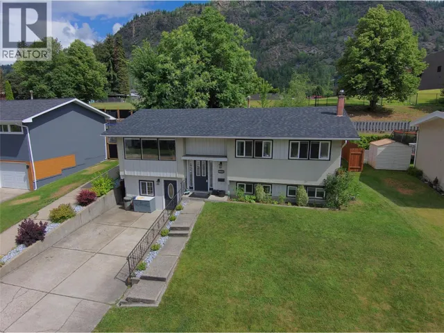 3551 HIGHWAY Drive, Trail, British Columbia V1R2T9