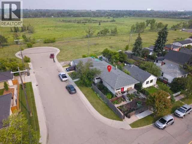 2702 17 Street SE, Calgary, Alberta T2G3W1